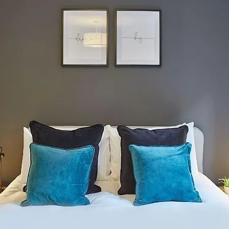 Shell House With Parking And Dog Friendly! *