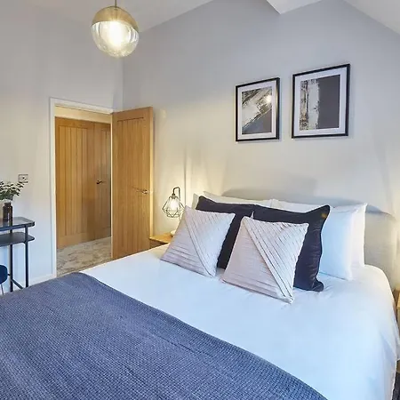 Shell House With Parking And Dog Friendly! *